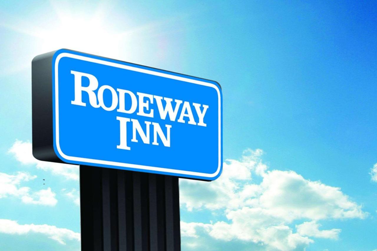 Rodeway Inn La Crosse Exterior photo